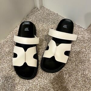 Wild Fable Black and White Sandals